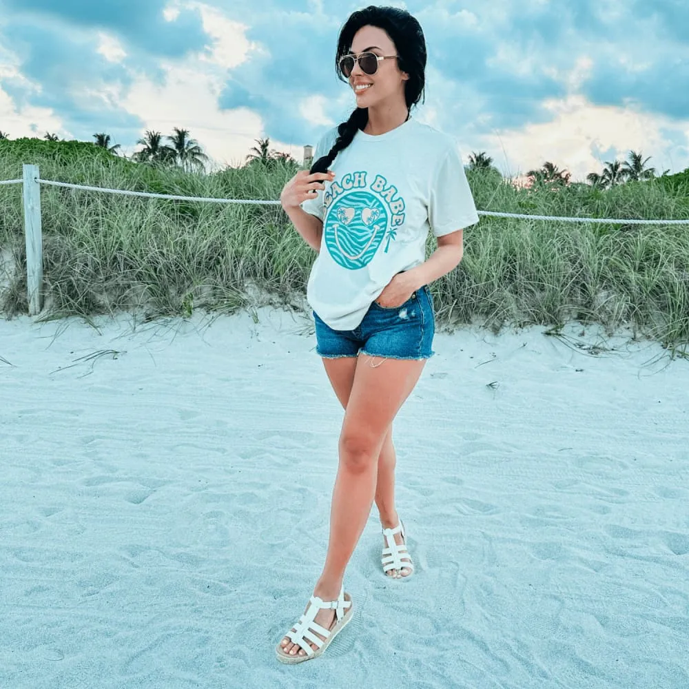Beach Babe Smiley