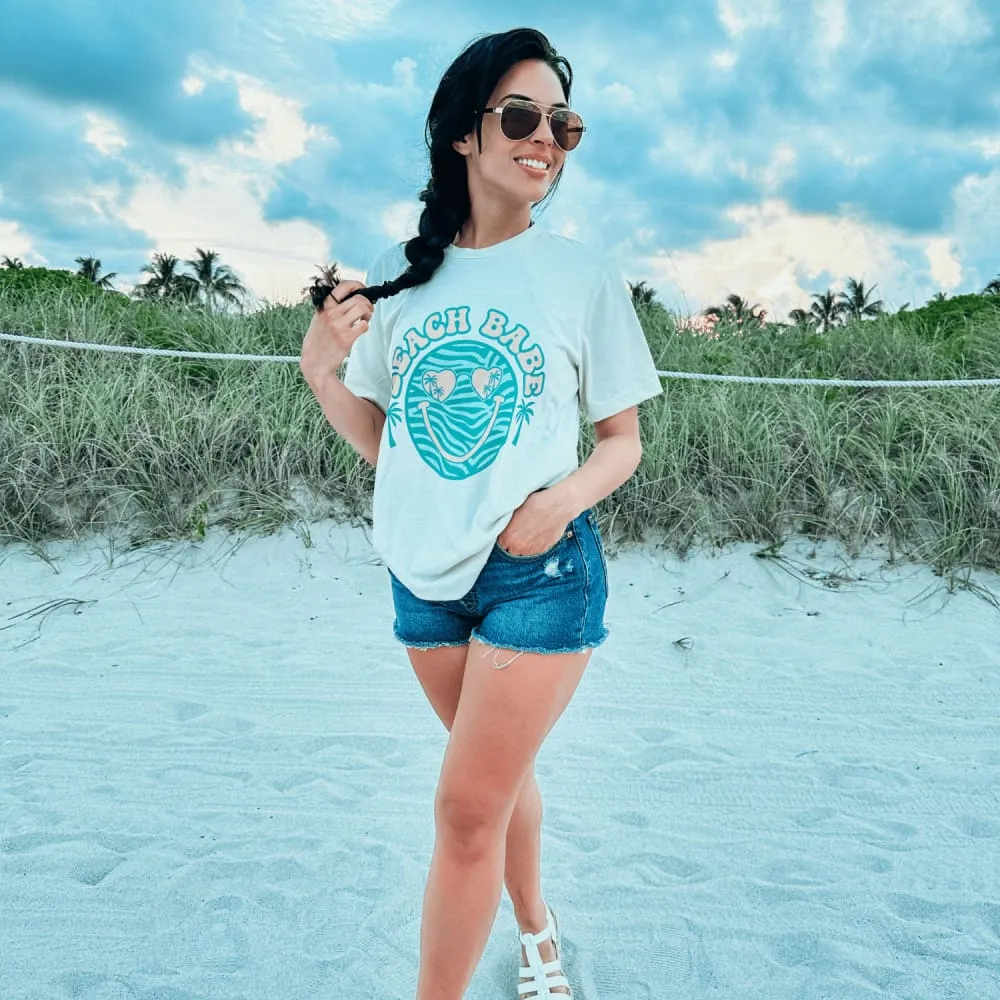 Beach Babe Smiley