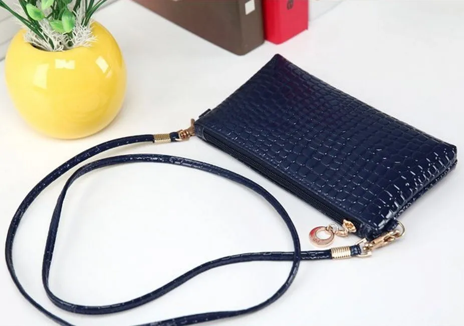 Crocodile/Stone Pattern Envelope Synthetic Leather Clutch Wrist/Shoulder Bag