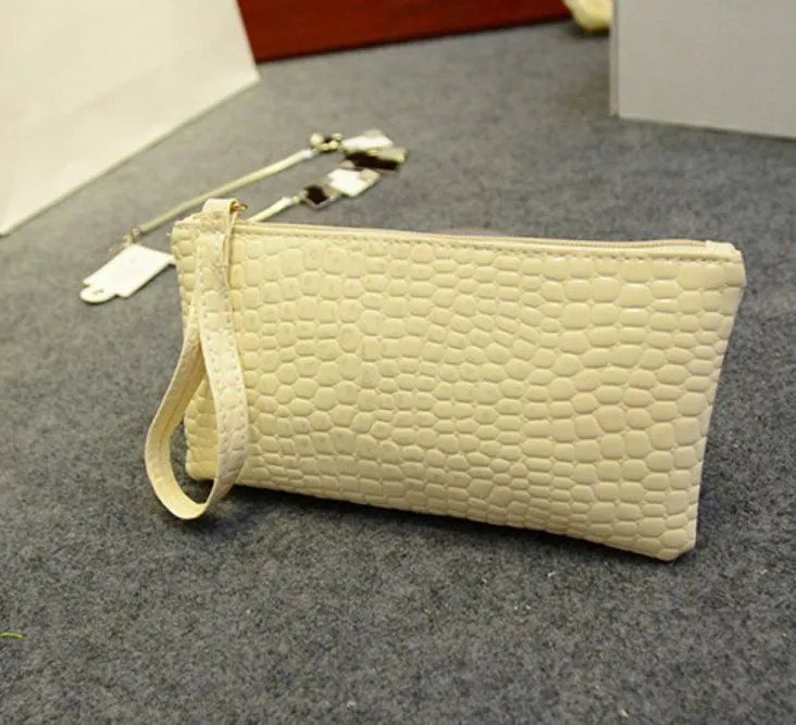 Crocodile/Stone Pattern Envelope Synthetic Leather Clutch Wrist/Shoulder Bag