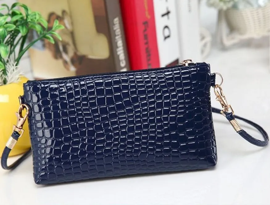 Crocodile/Stone Pattern Envelope Synthetic Leather Clutch Wrist/Shoulder Bag