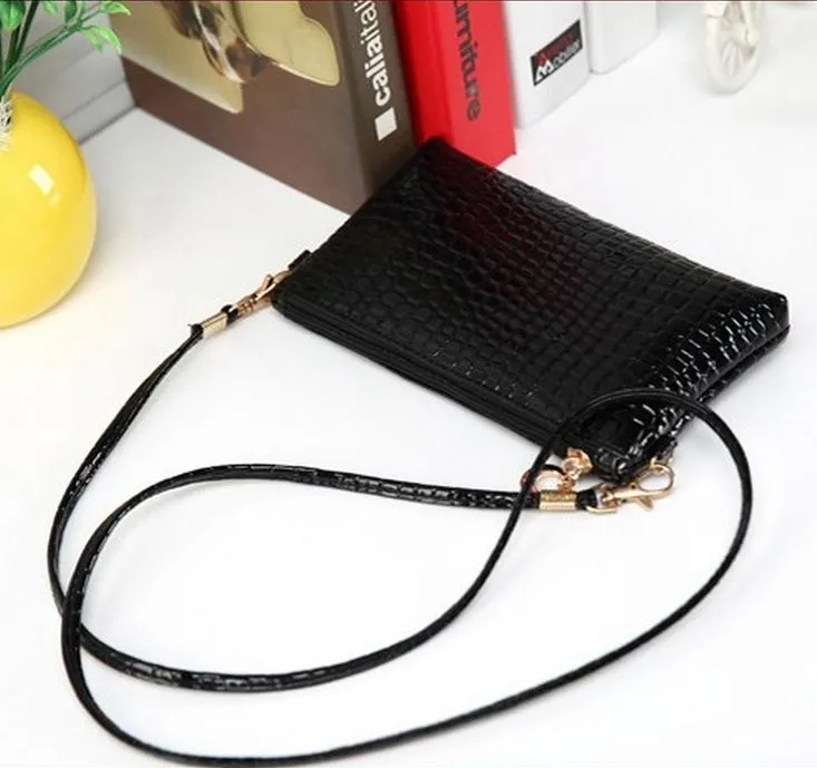 Crocodile/Stone Pattern Envelope Synthetic Leather Clutch Wrist/Shoulder Bag